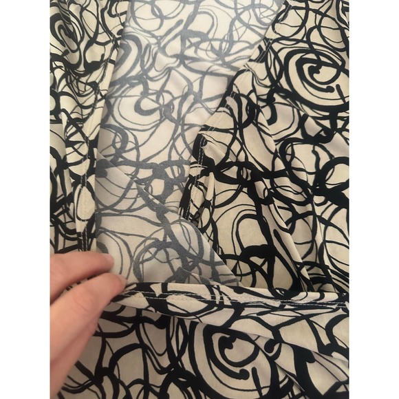 Women M Beige wrap style blouse water color abstract Susan Graver 3/4 sleeve - Picture 3 of 8